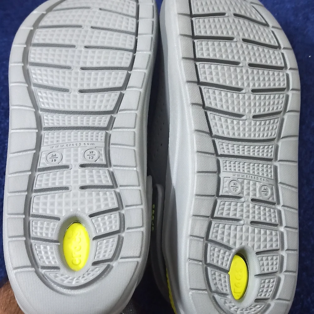 CROCS NWOT - Picture 4 of 6